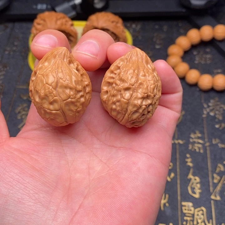 文玩核桃把件异型