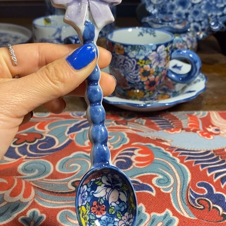 青花瓷景德镇手绘万花蝴蝶结勺子