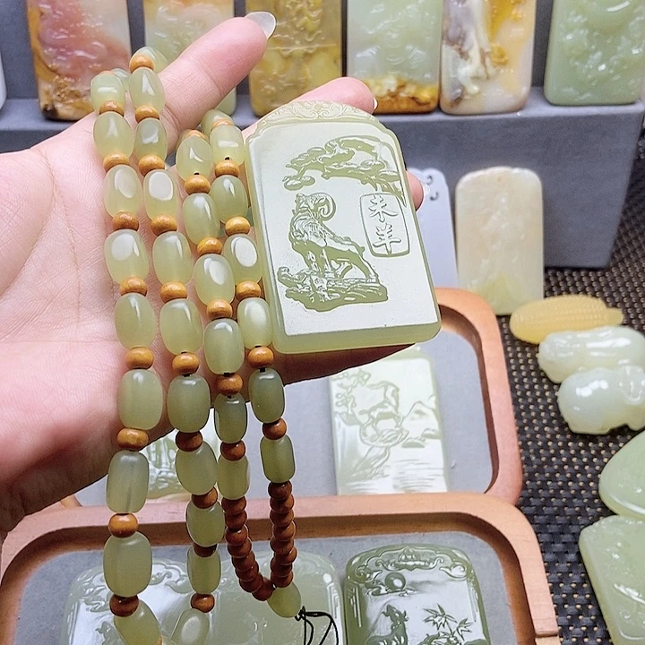 一***过新疆昆仑山脉料羊
