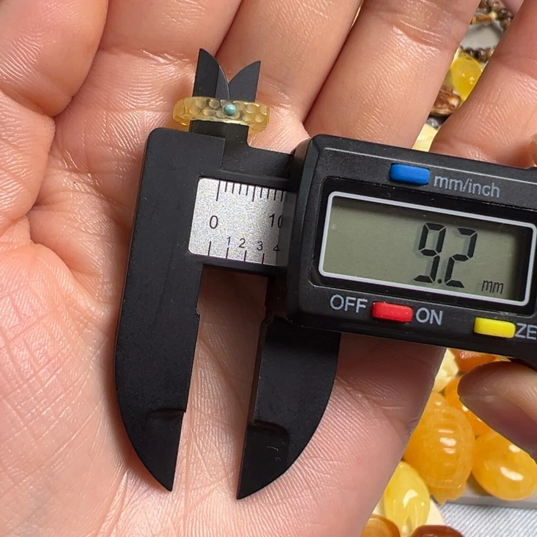 琥珀未镶嵌裸石琥珀