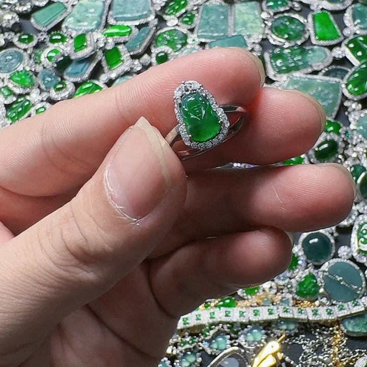 翡翠颈饰未镶嵌天然A货翡翠放漏