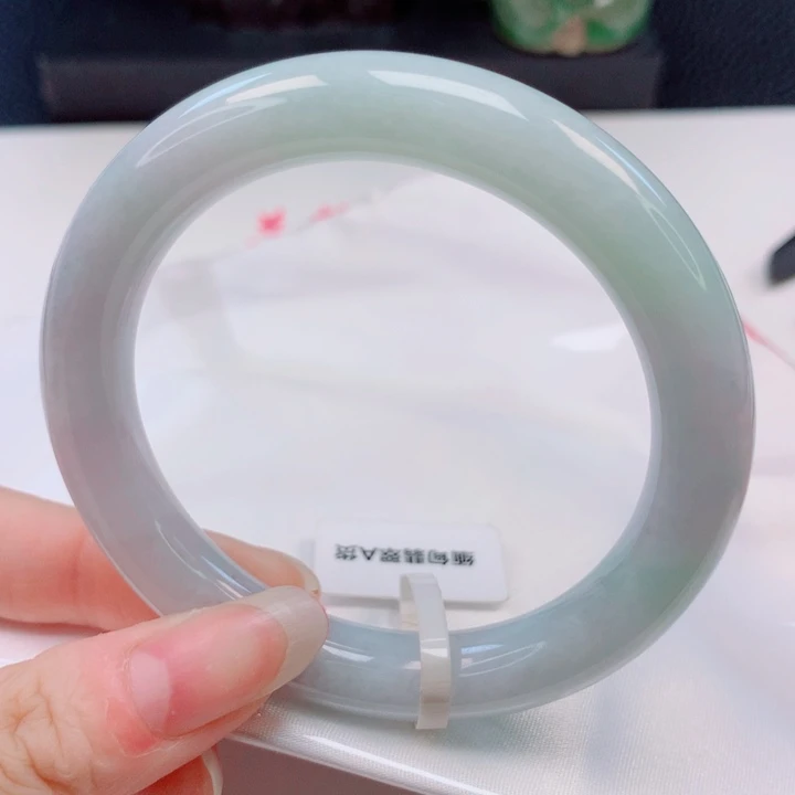 翡翠未镶嵌手镯（圆镯）