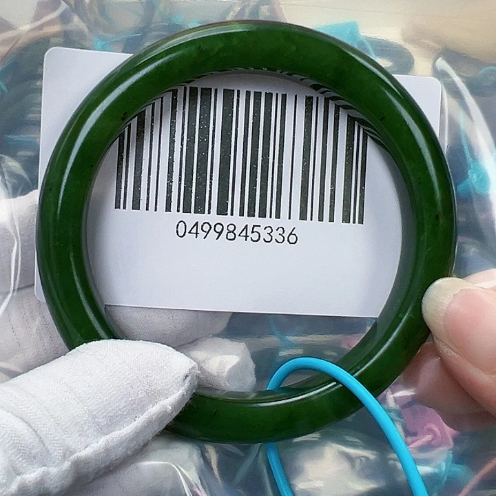 和田玉未镶嵌手镯包容62