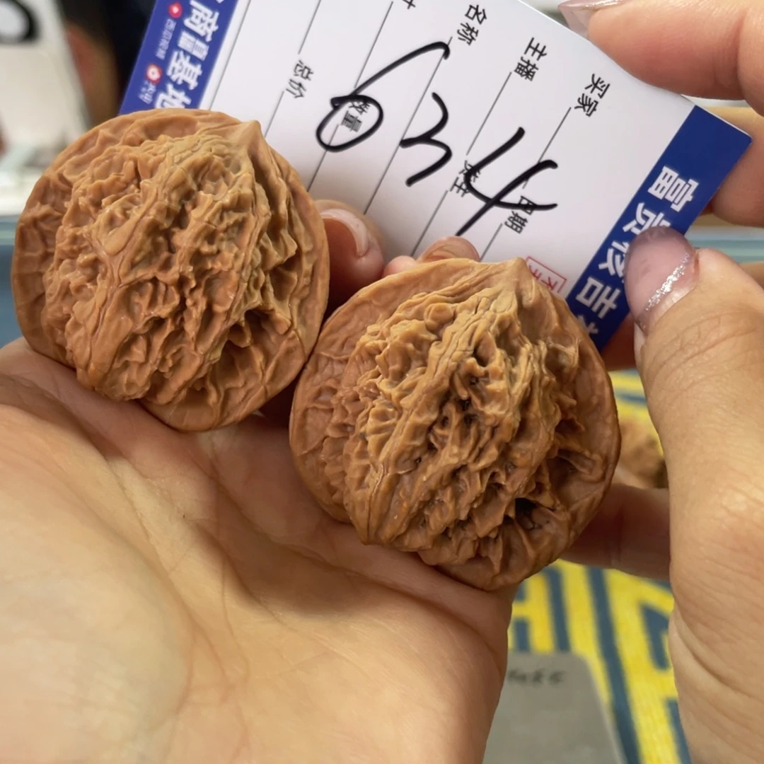 核桃把件44左右全品无修盘龙纹