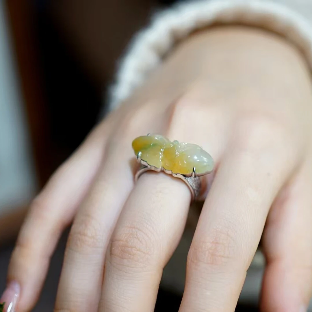 s925银镶嵌翡翠蝴蝶戒指