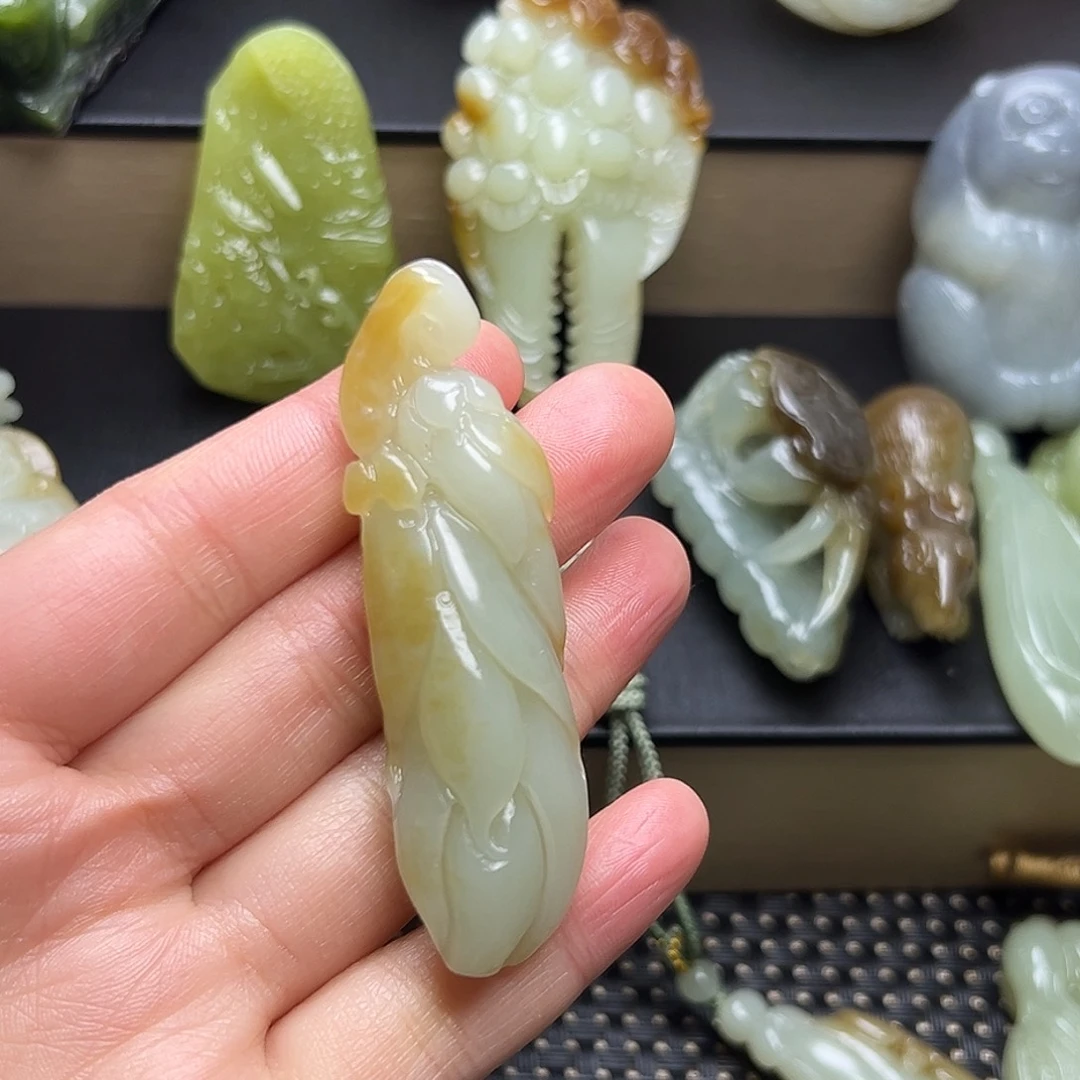 和田玉未镶嵌挂件