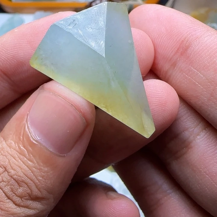 定制翡翠未镶嵌不包工