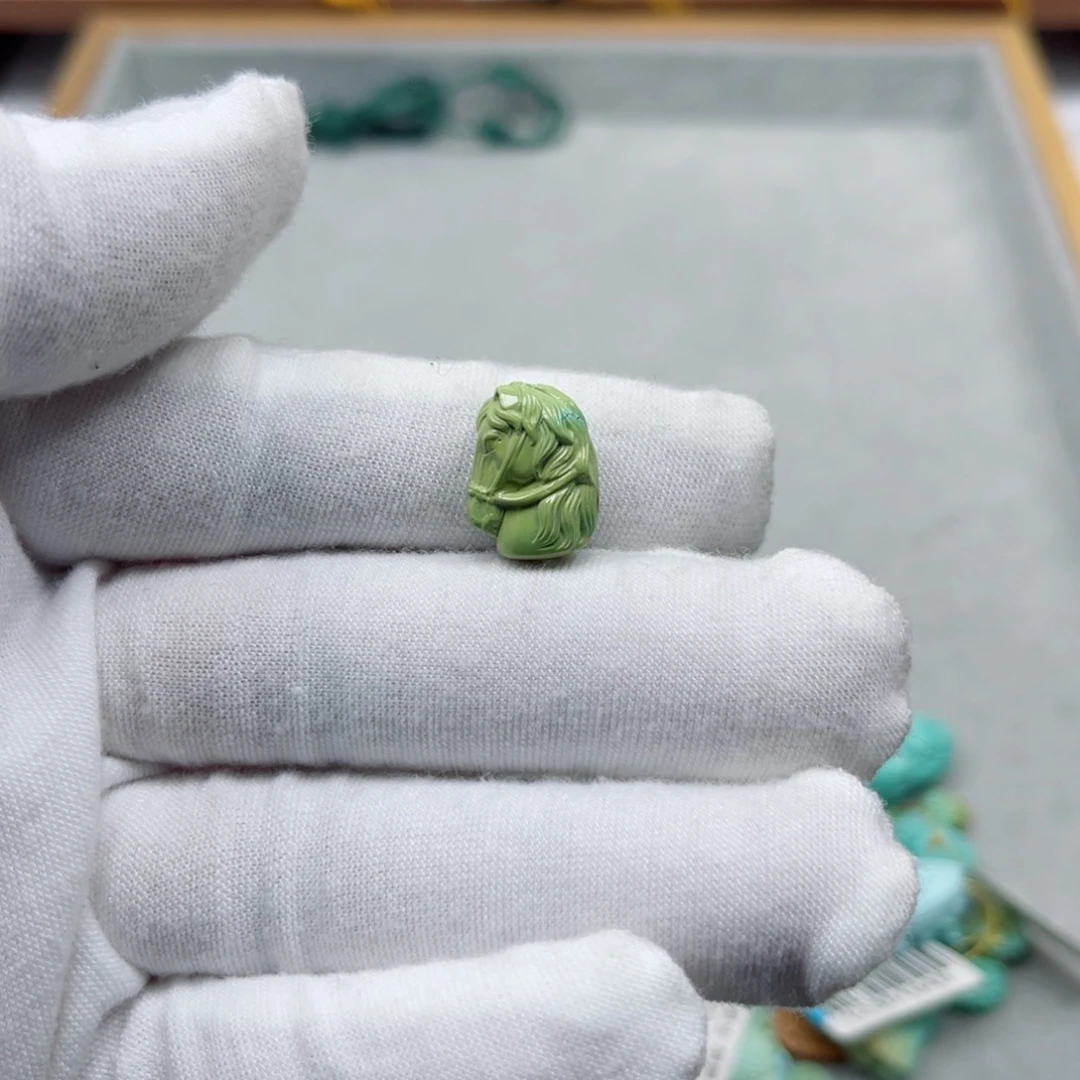 绿松石未镶嵌挂件