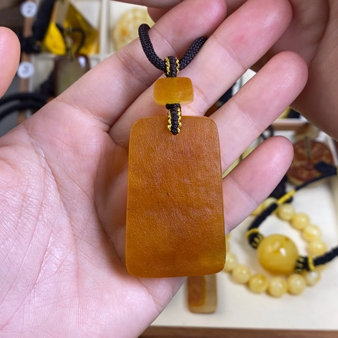 蜜蜡未镶嵌裸石大漠
