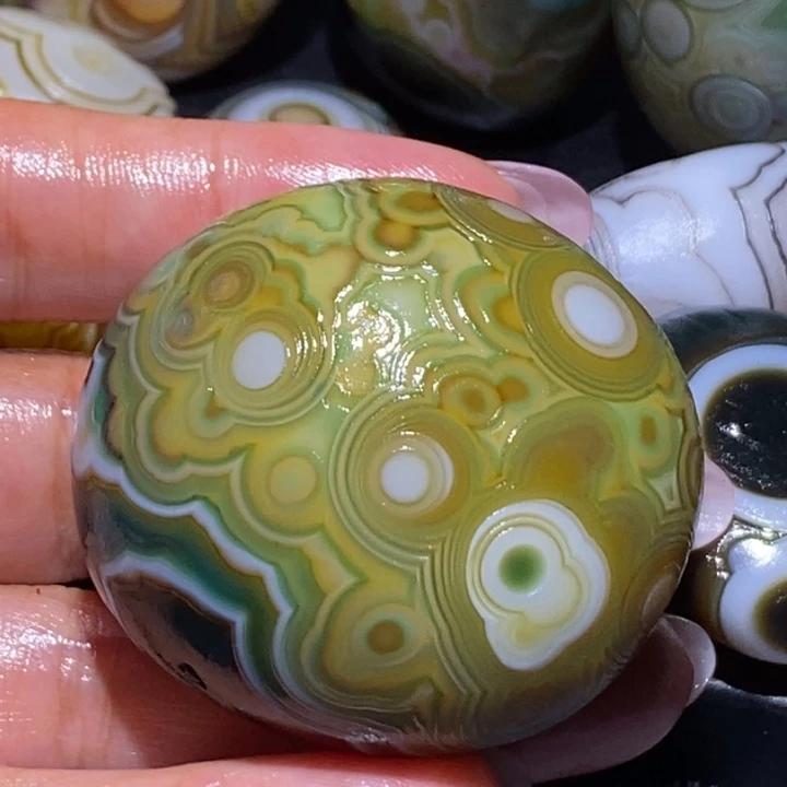 玛瑙/玉髓未镶嵌珠宝奇石76
