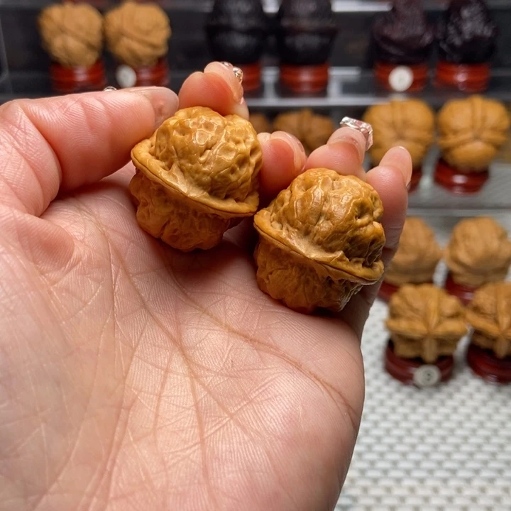 桃核把件0*.4脑纹青蛙