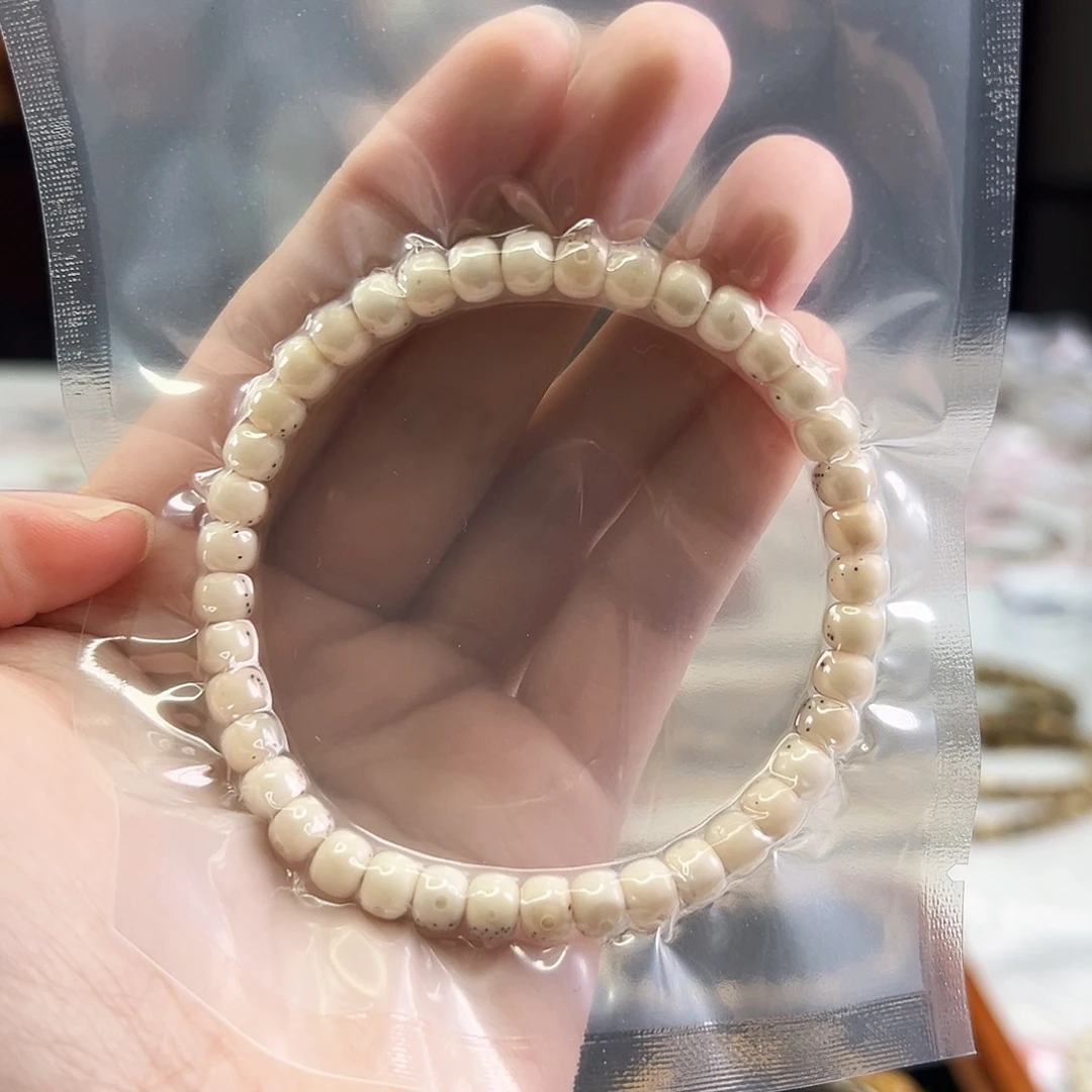 星月菩提手串Fqh6*5玉化料 百分之80以上留白 针尖星