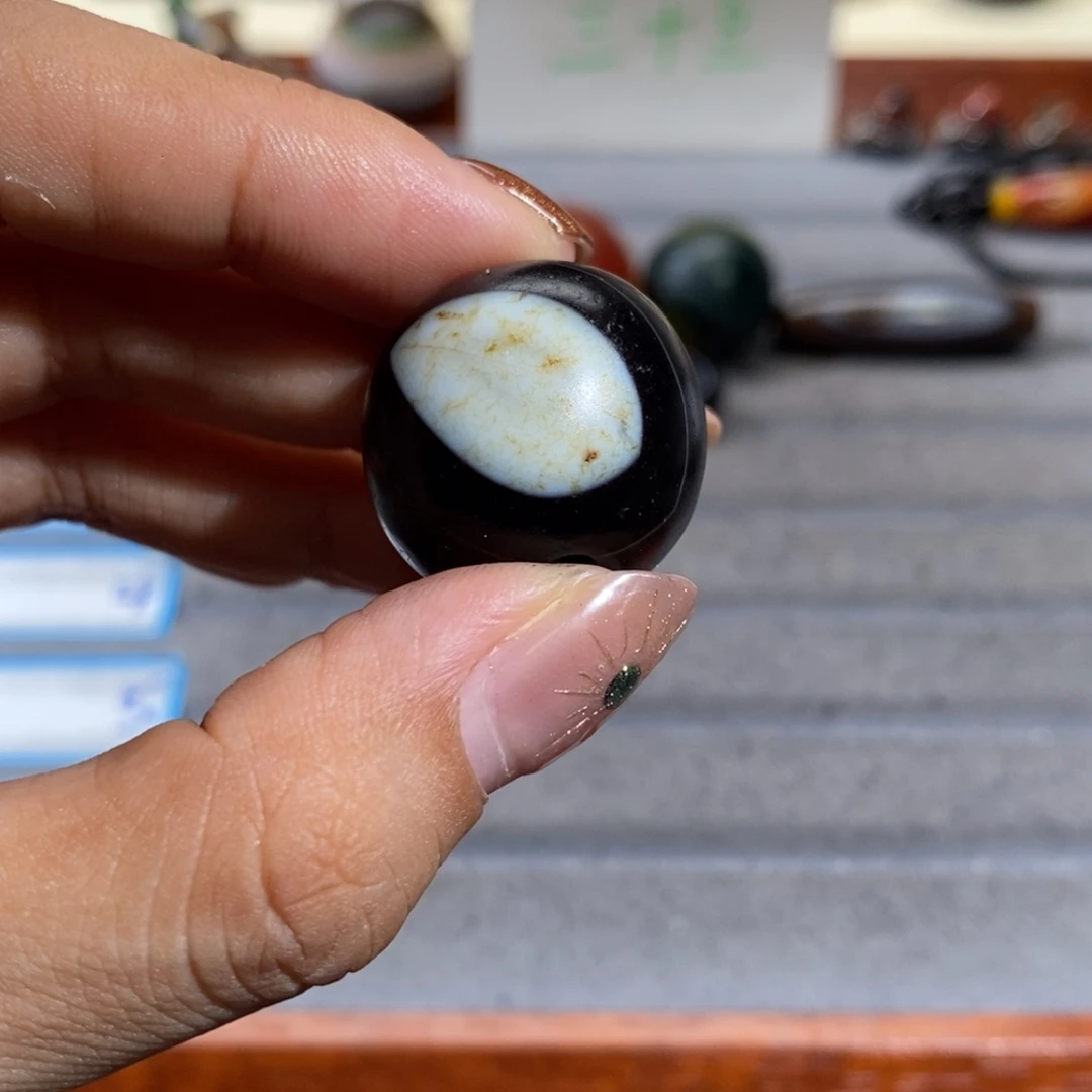 修***缘合金颈饰玛瑙/玉髓