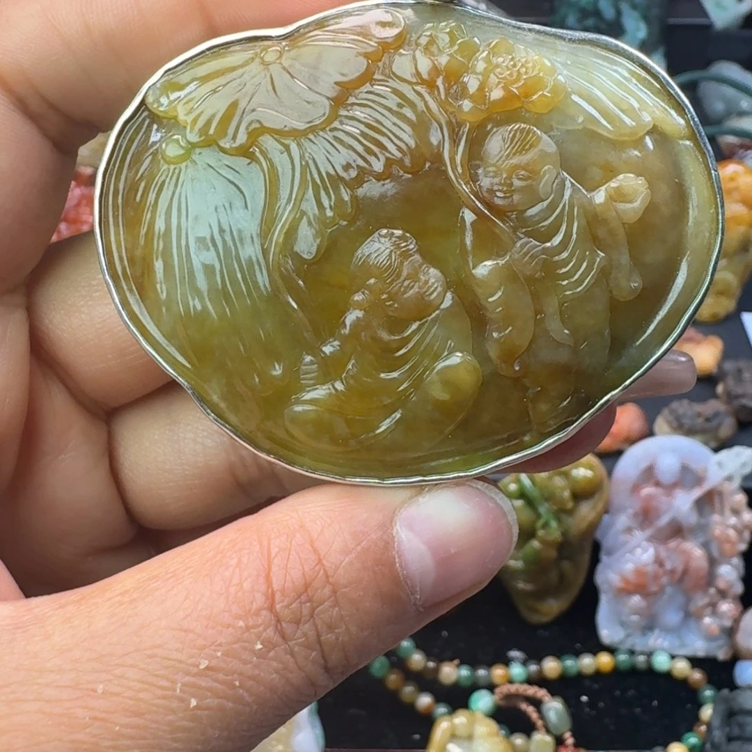 飞***海翡翠未镶嵌颈饰翡翠挂件