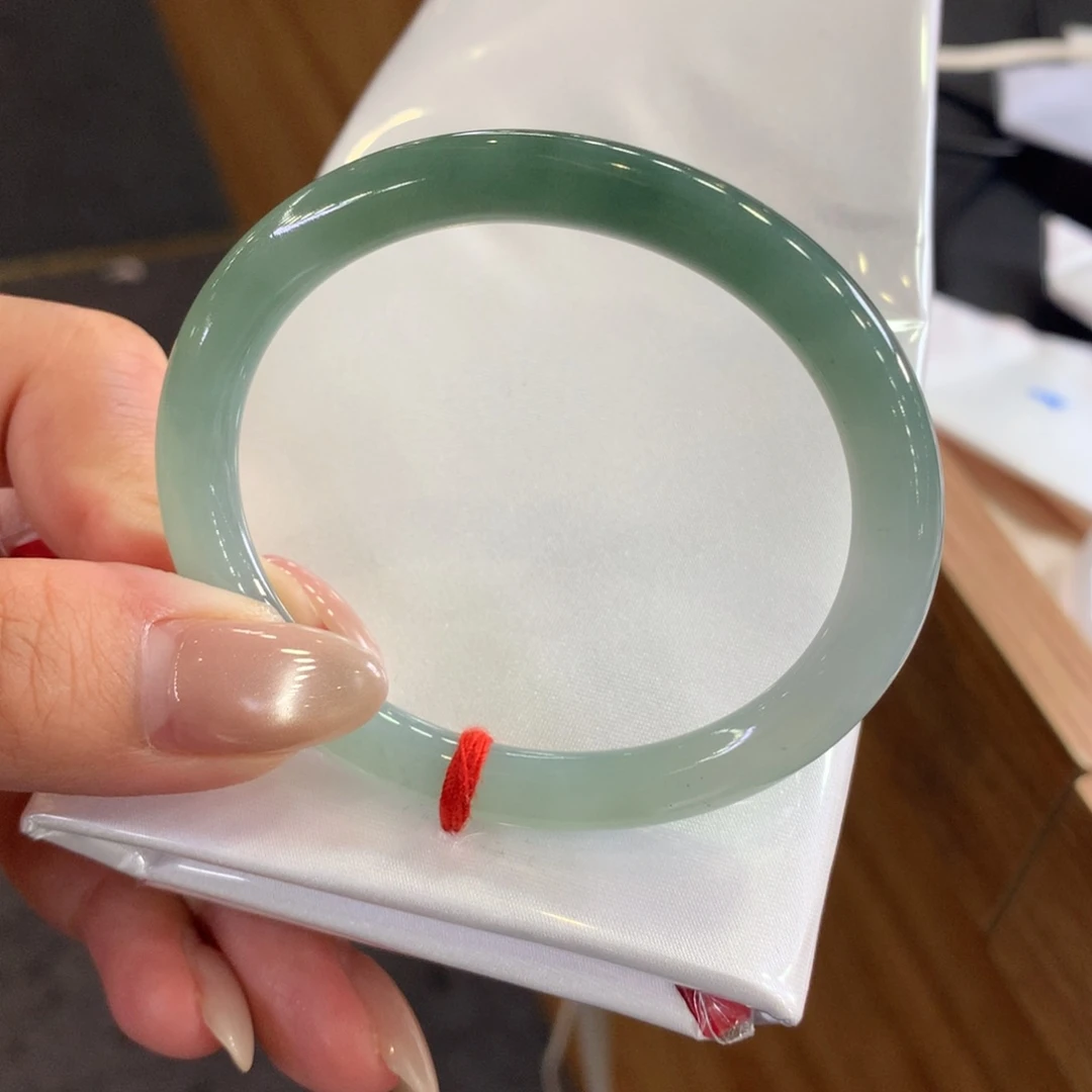 翡翠未镶嵌手镯天然Ａ货翡翠55贵妃山为官水为财