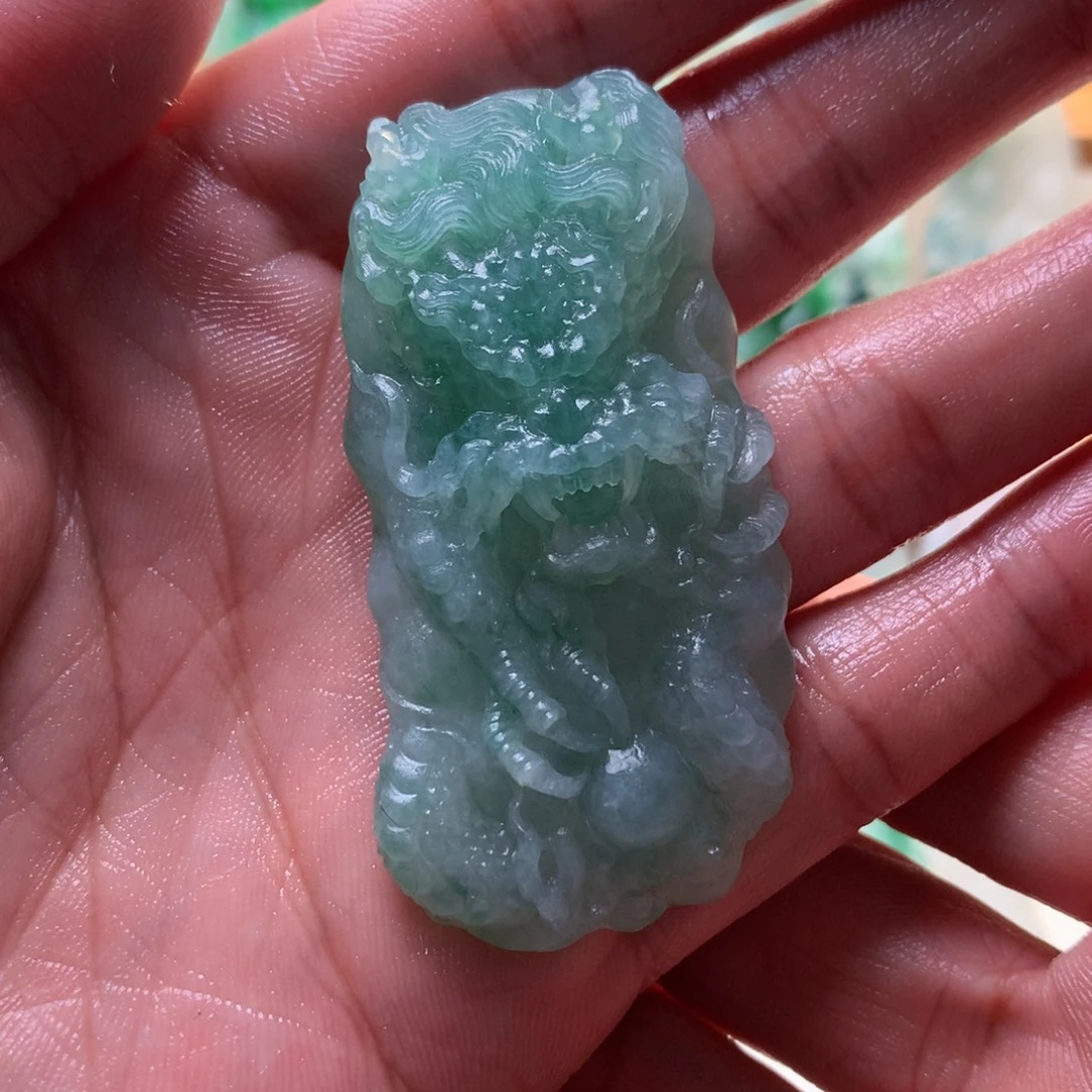 定制翡翠未镶嵌龙