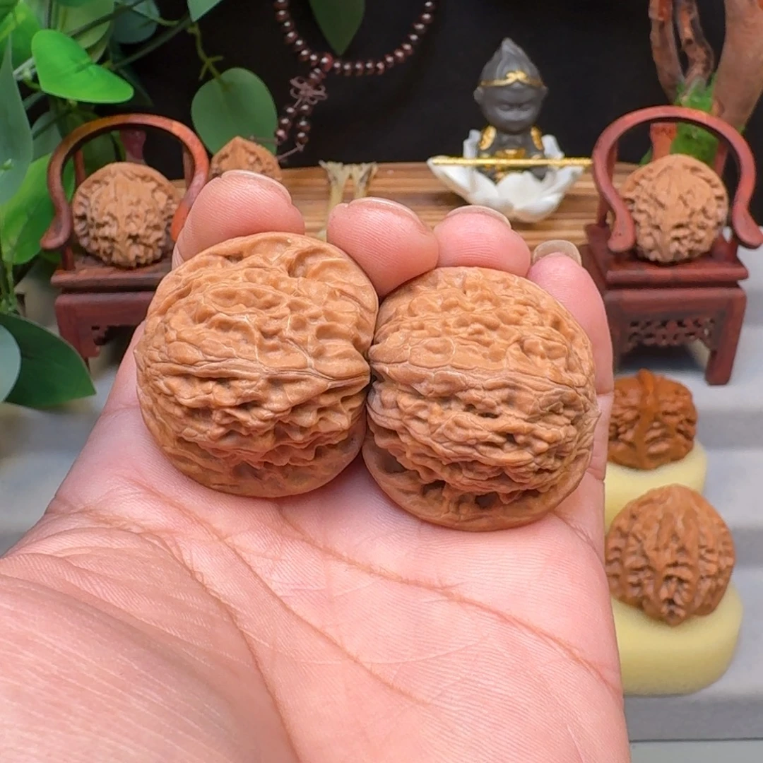 文玩核桃把件—山地红皮磨盘