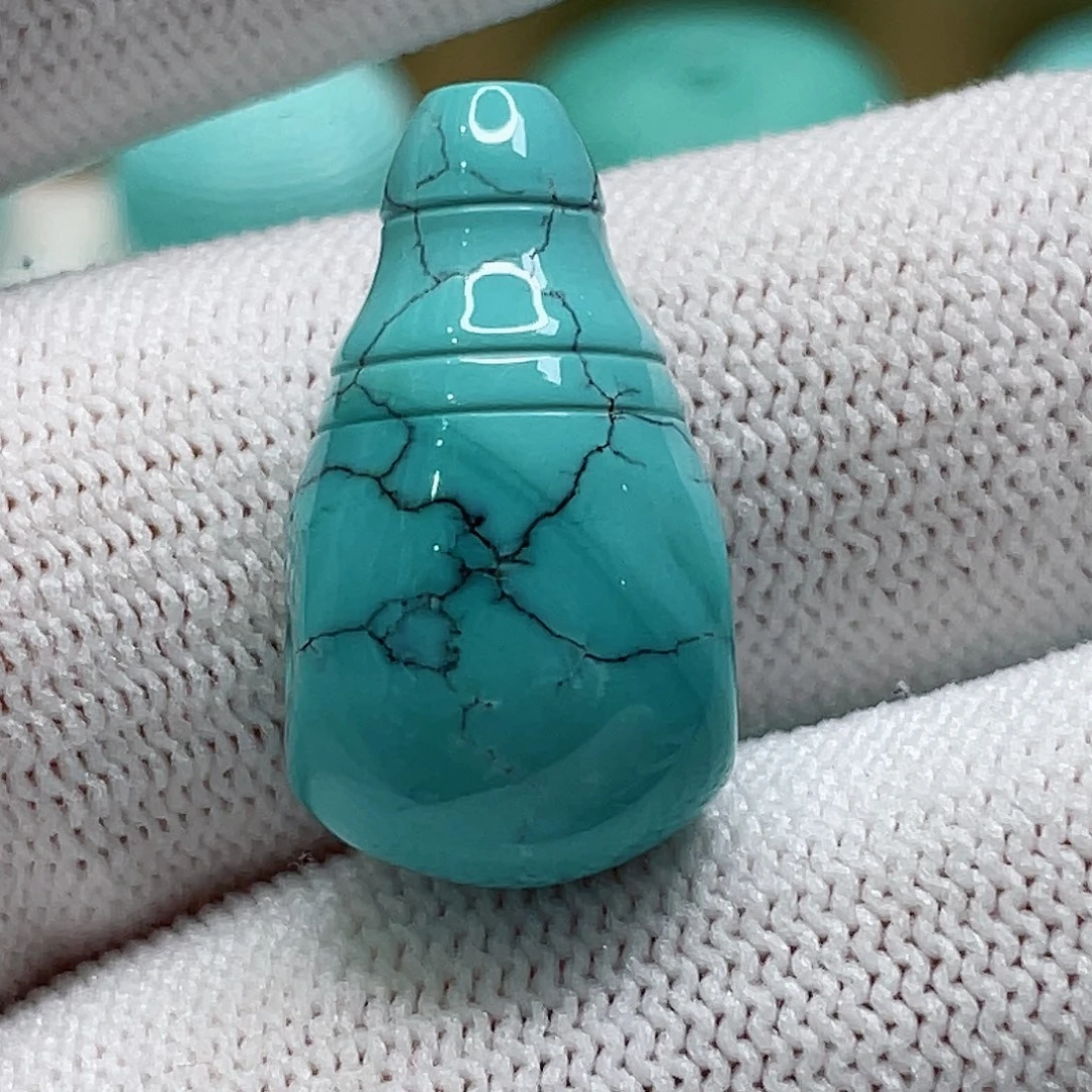 绿松石颈饰未镶嵌