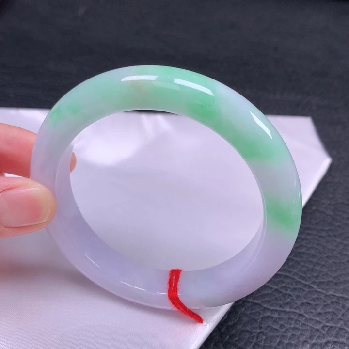 翡翠未镶嵌手镯