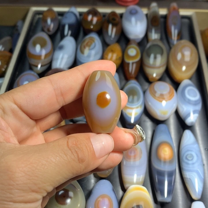 玛瑙/玉髓颈饰未镶嵌吊坠