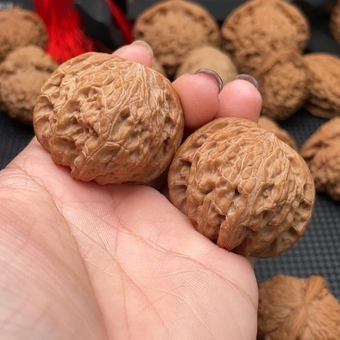杨***包文玩核桃吊坠磨盘39