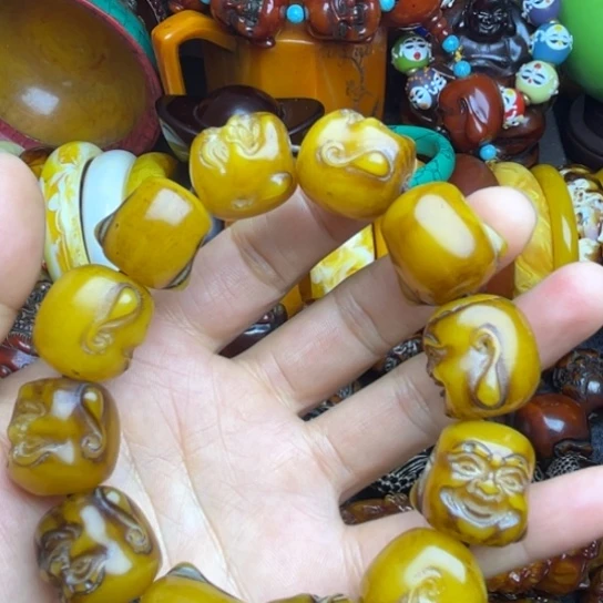 琥珀未镶嵌手链蜜蜡