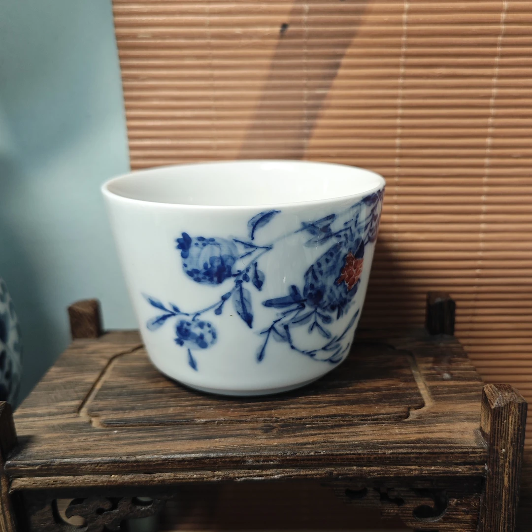 A14景德镇手绘陶瓷兼工带写青花花鸟填彩主人杯