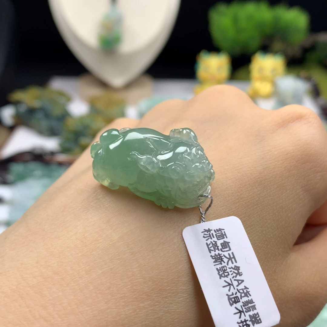 翡翠未镶嵌颈饰翡翠吊坠2