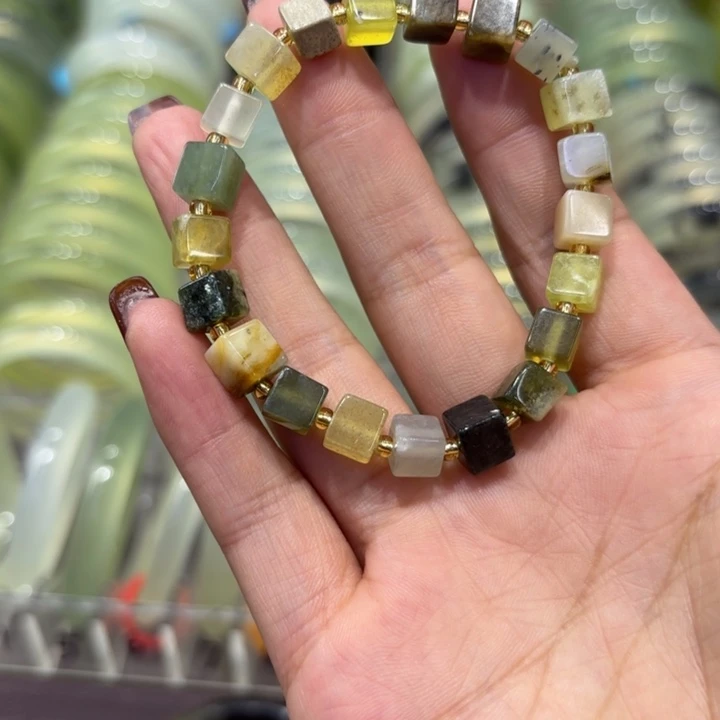 未镶嵌岫玉手镯天然