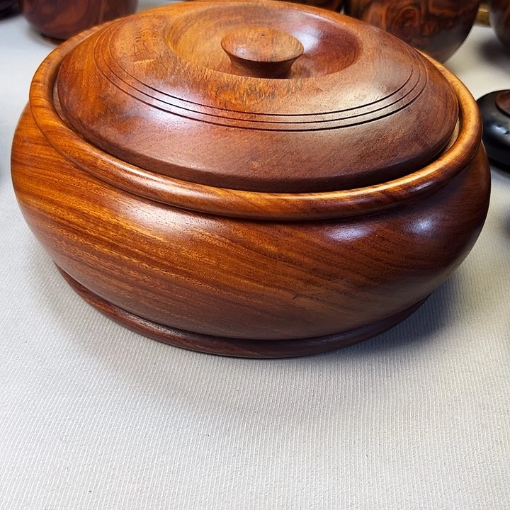 刘*缅甸花梨木大罐子一个