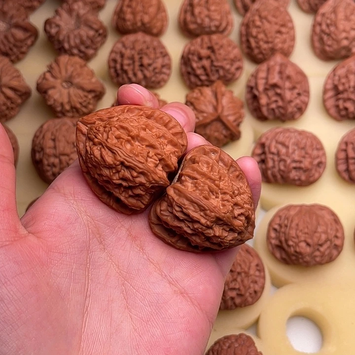 @***风把件文玩核桃三角白39