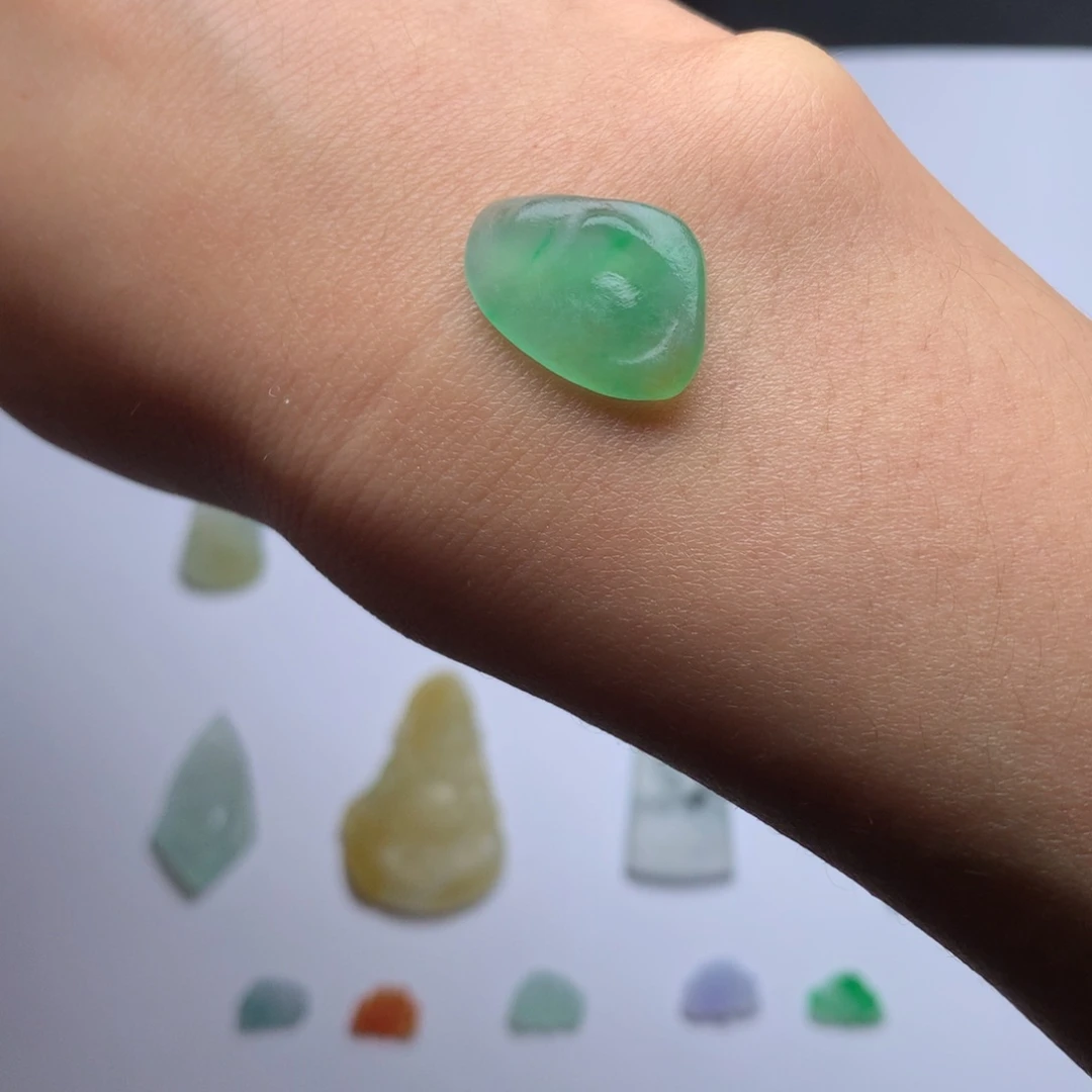 定制翡翠未镶嵌缅甸翡翠A货风生水起