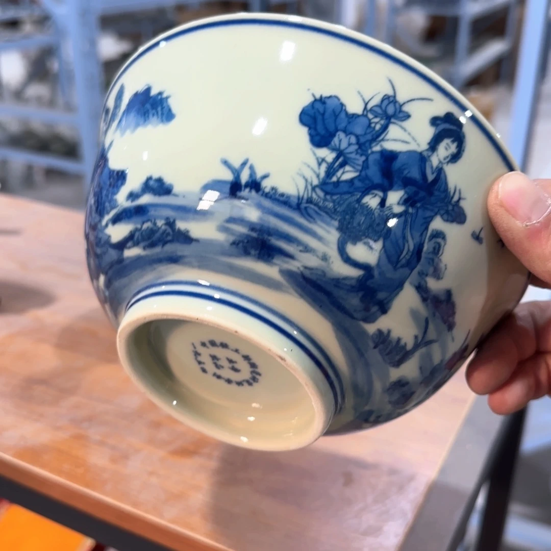 瓷片瓷器上还有两条长带及部分长柱