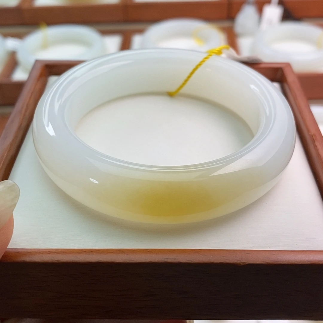 和田玉（糖玉）手镯未镶嵌