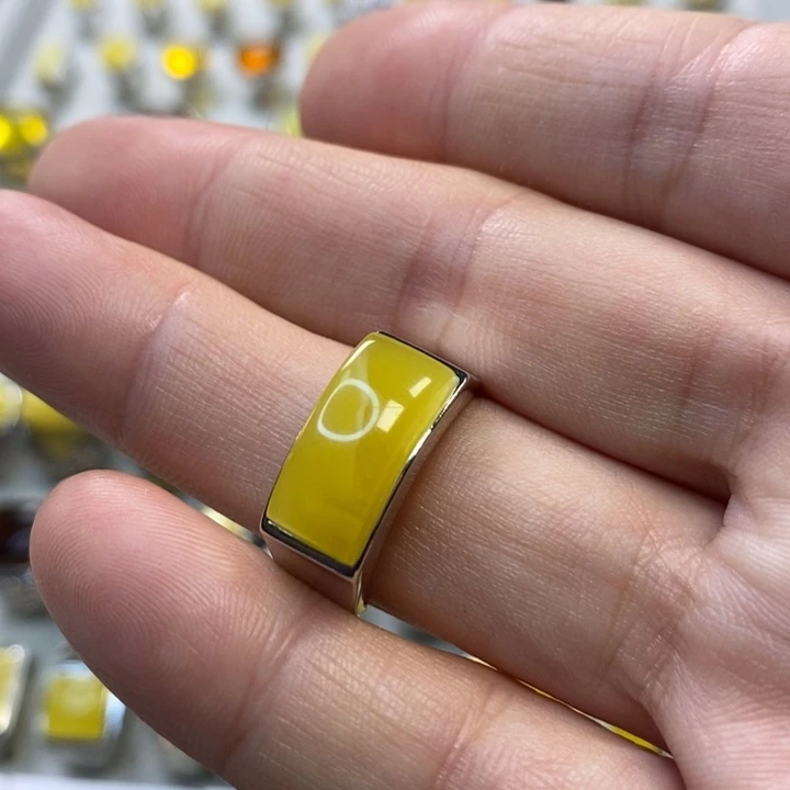 雯***银S925镶嵌琥珀戒指
