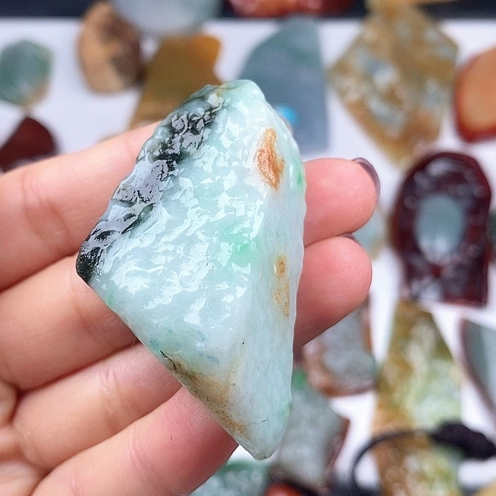 颈饰未镶嵌翡翠天然