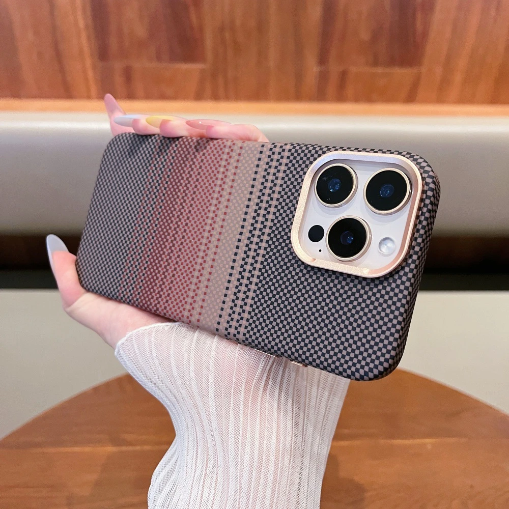 兰知春序兰知春序16ProMax碳纤维纹磁吸手机壳iPhon网红同款潮牌