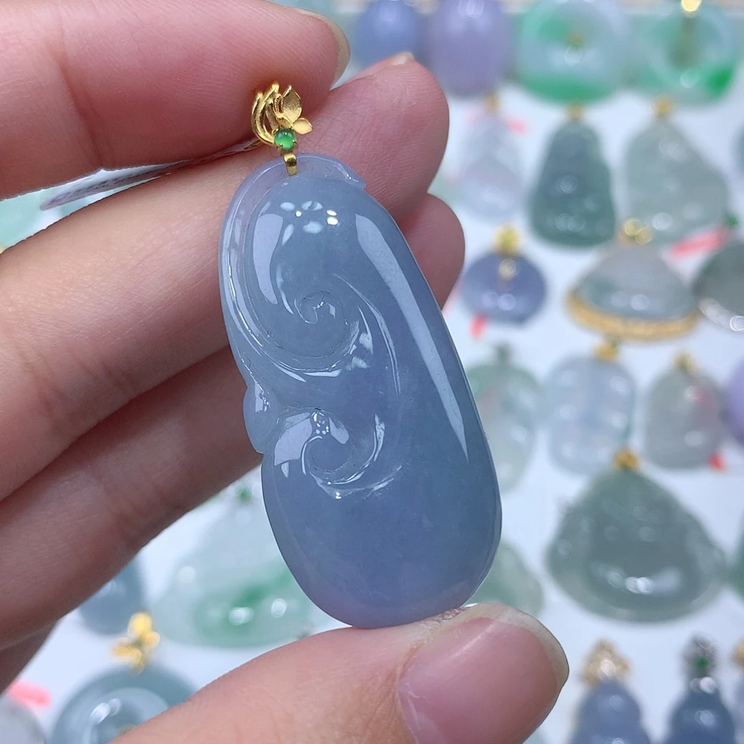 翡翠颈饰18K金镶嵌如意