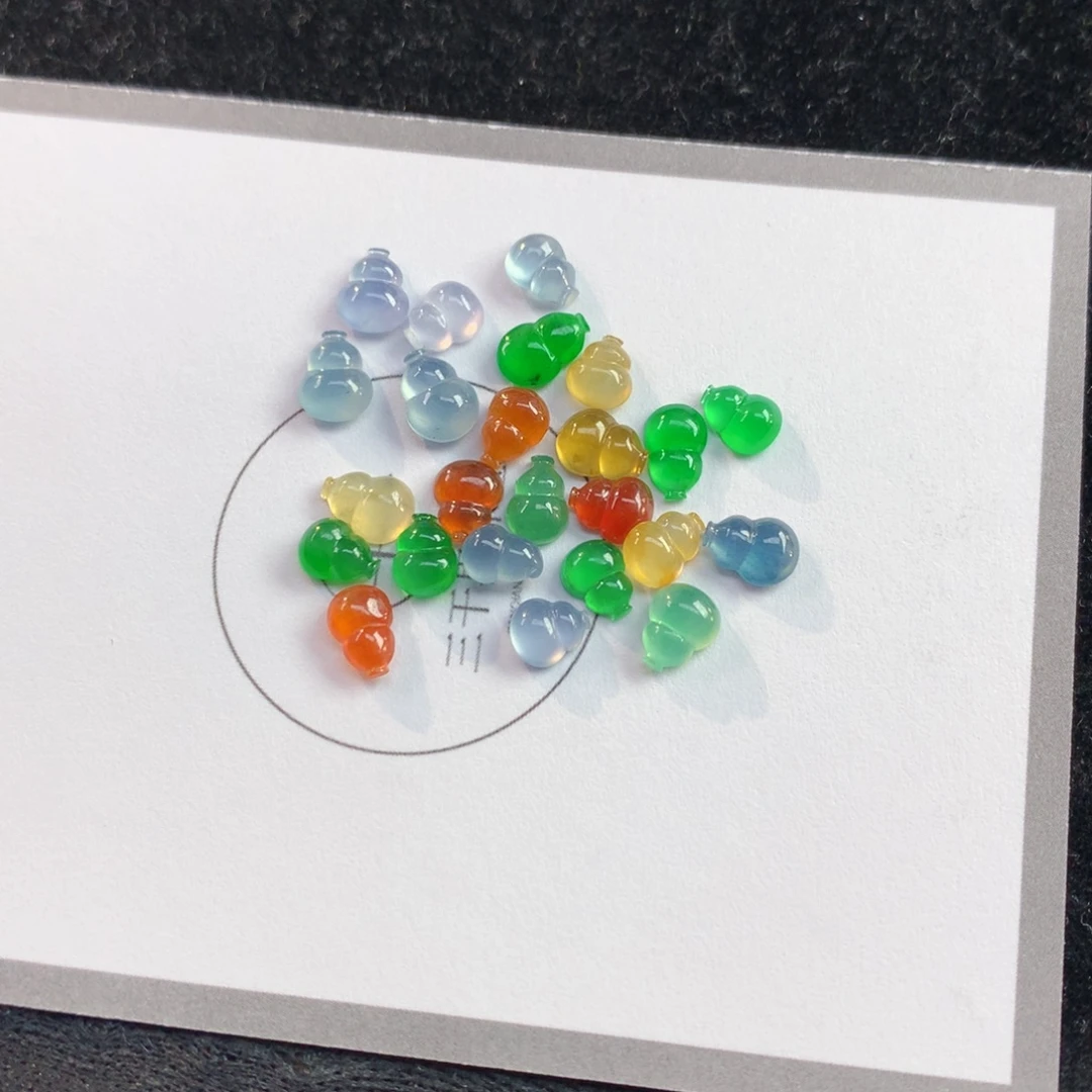 翡翠裸石一首24颗