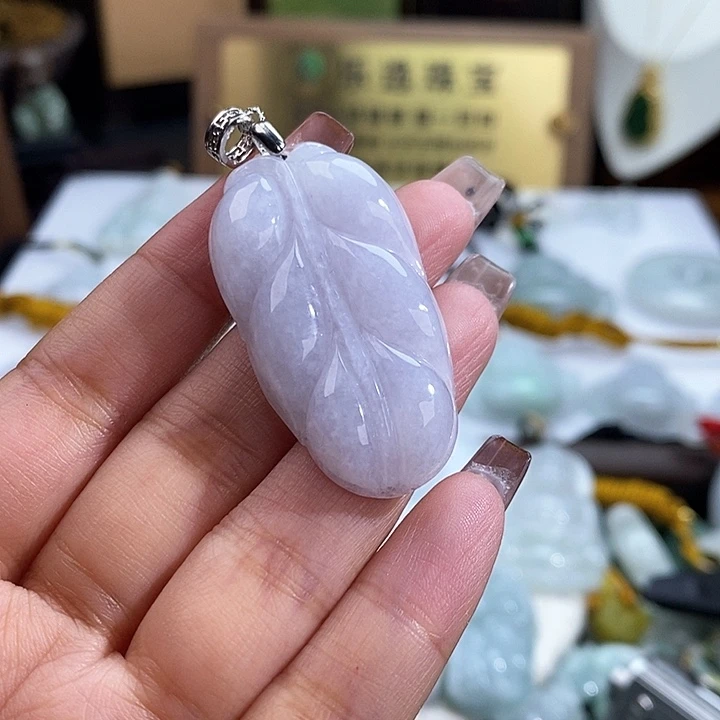 翡翠未镶嵌颈饰4591