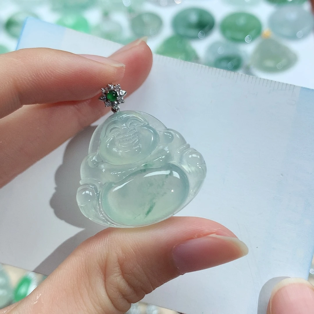 翡翠18K金镶嵌颈饰佛公