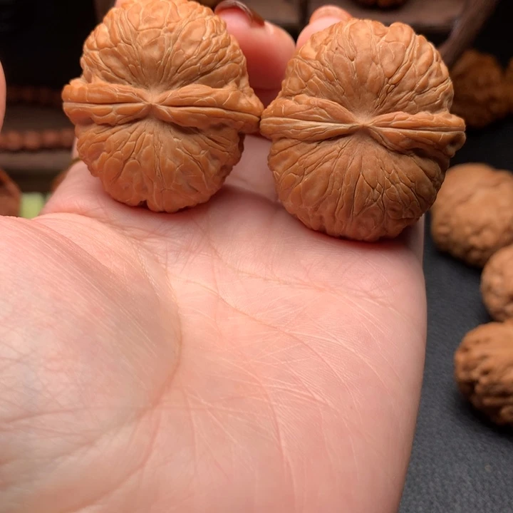 解***.文玩核桃吊坠元宝43尺