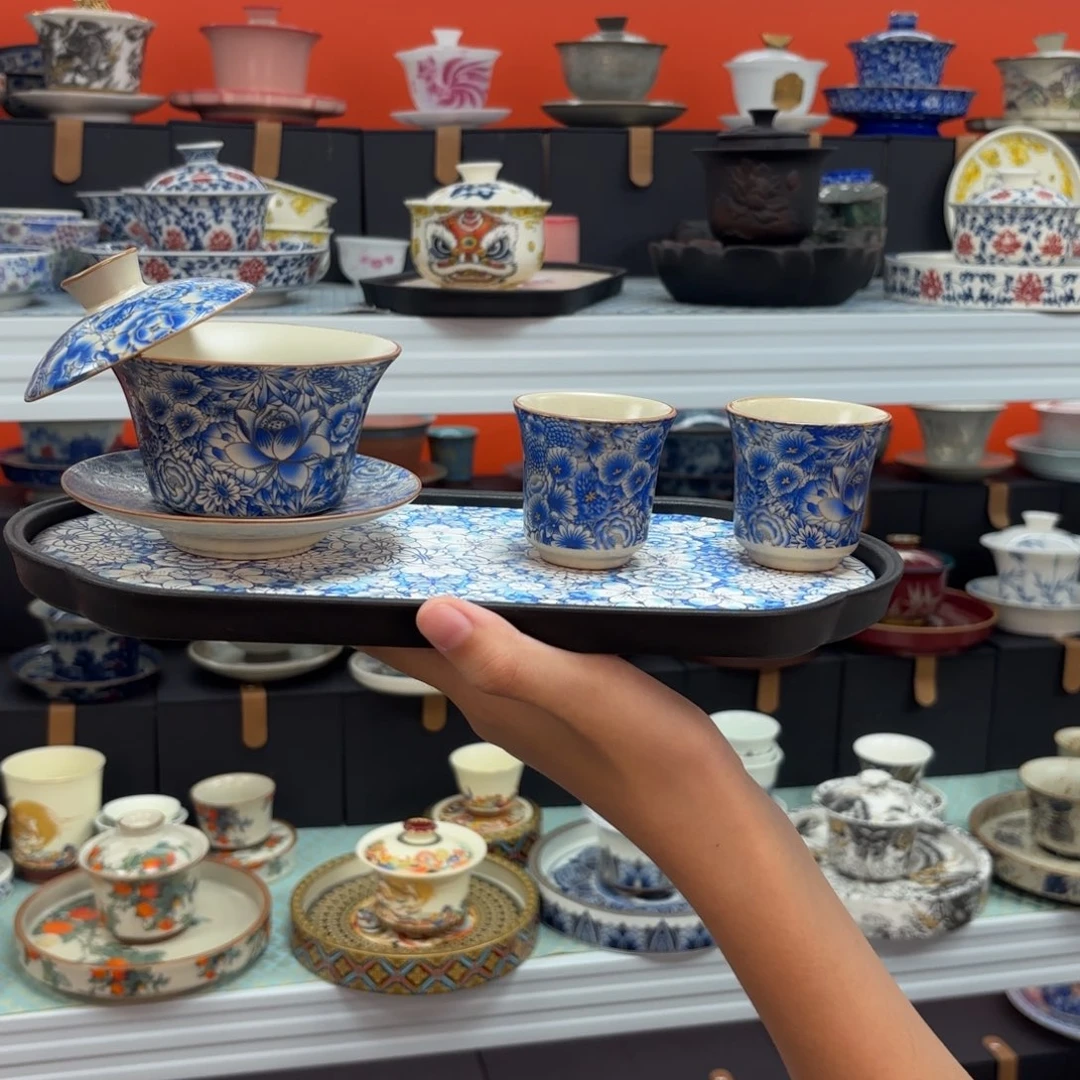 茶具是指由两块金属