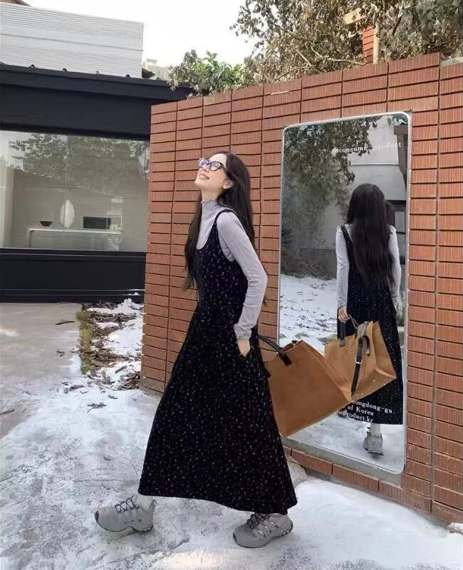 573-1秋季新款法式复古简约通勤气质高级感碎花无袖外穿吊带裙