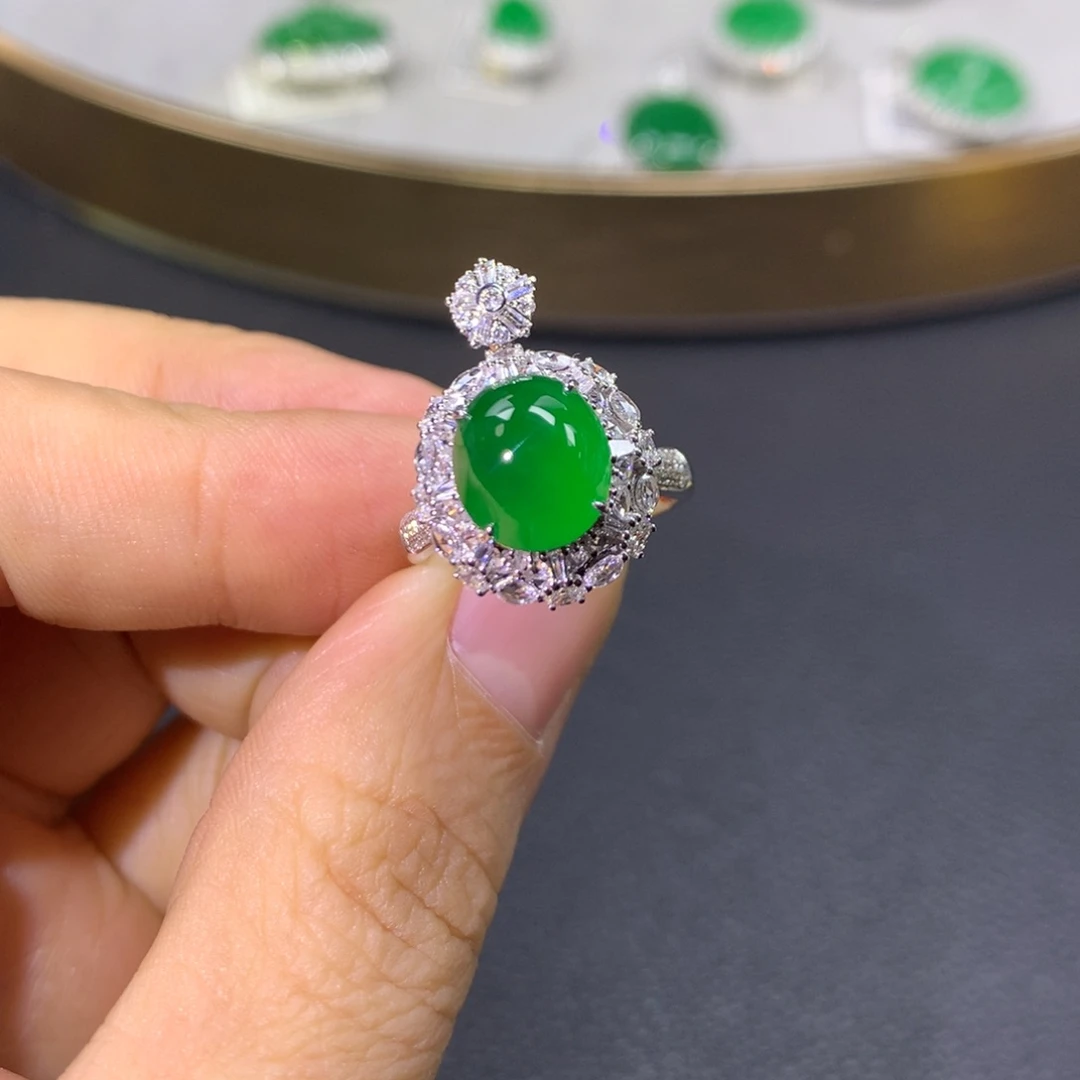 翡翠戒指18K金镶嵌翡翠