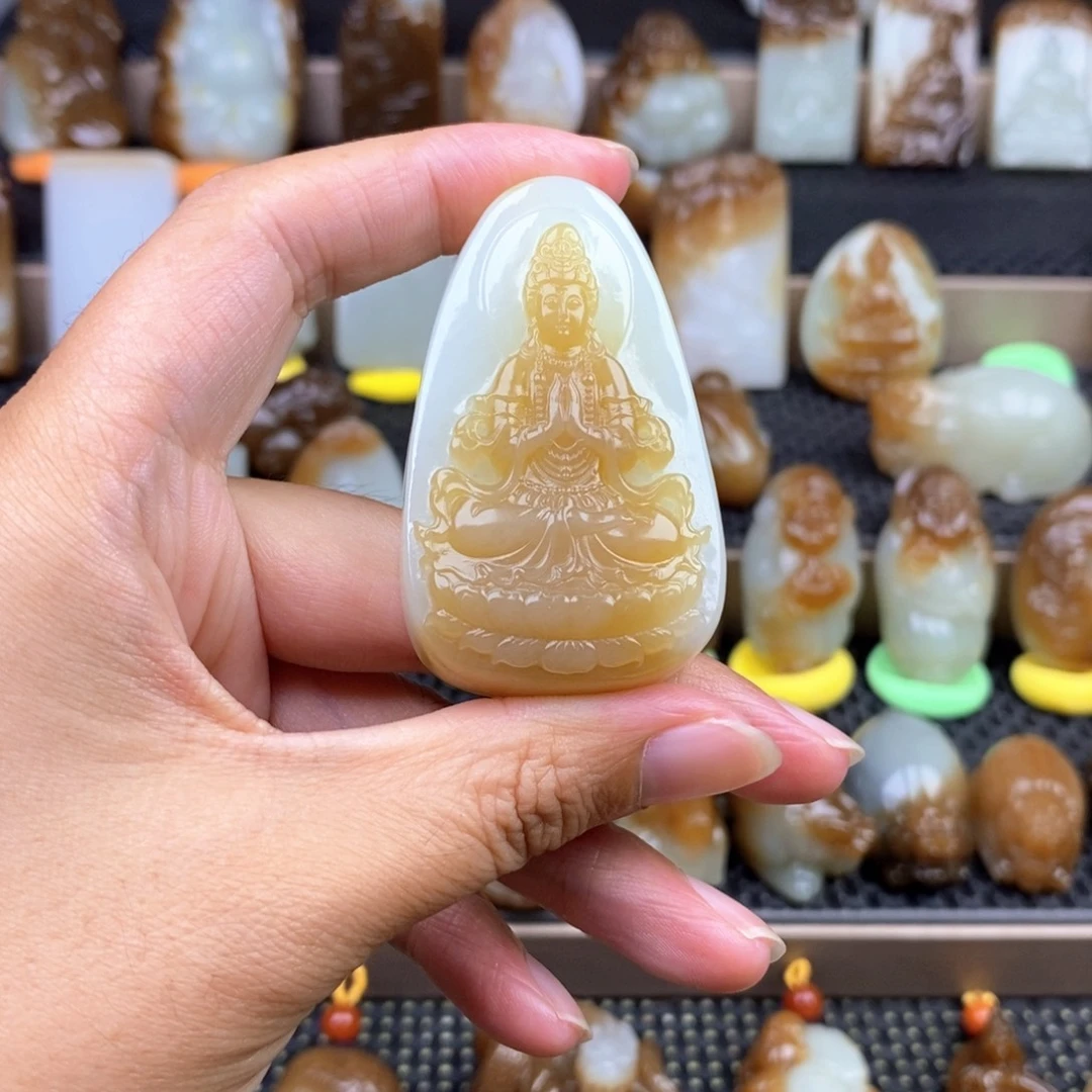 做***迁颈饰未镶嵌和田玉