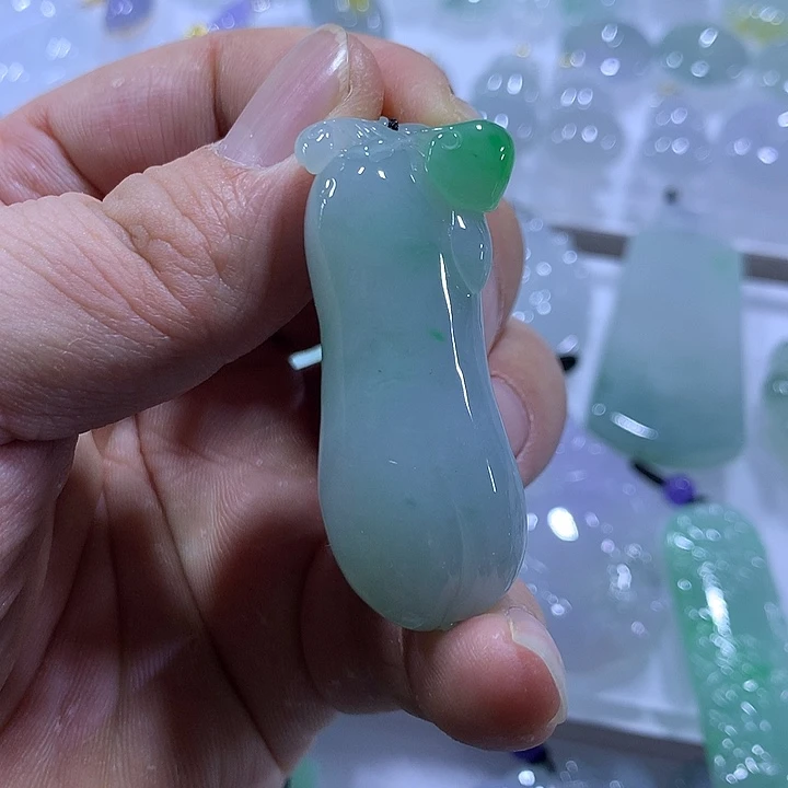 翡翠未镶嵌颈饰天然翡翠A货吊坠