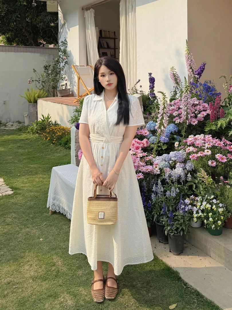 月半鱼【香榭罗曼史】抗皱V领连衣裙白色收腰显瘦气质小众设计长裙