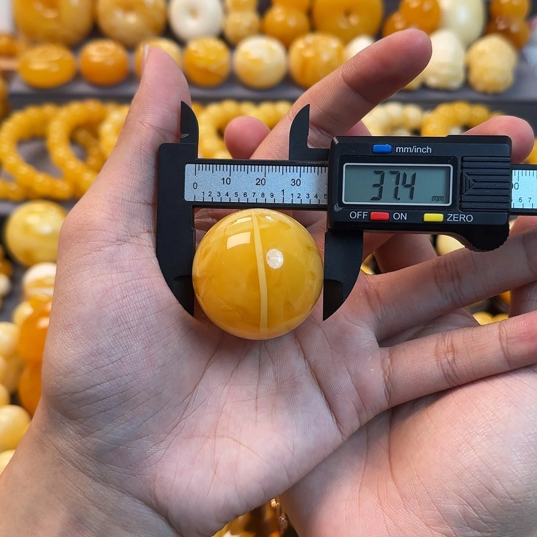 未镶嵌琥珀珠宝奇石