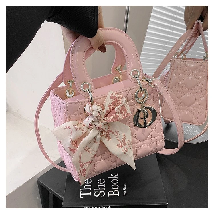 今年流行小包包女2025新款手提戴妃包夏季爆款百搭小众单肩斜挎包